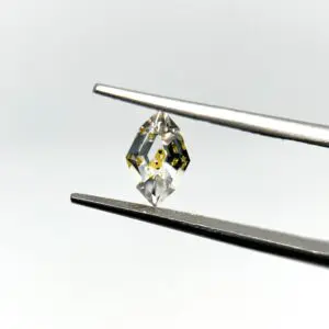 Hand Cut Petroleum Quartz Faceted 0.73ct 5x8mm 1pc HK