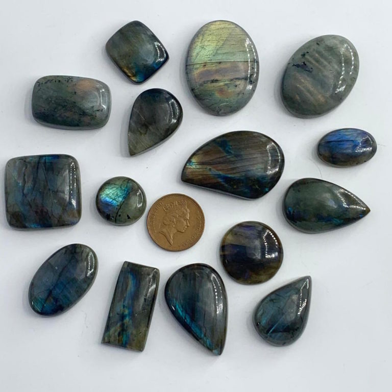 Labradorite Mixed Shaped Cabochons Approx 450 Carats Pack - Image 2