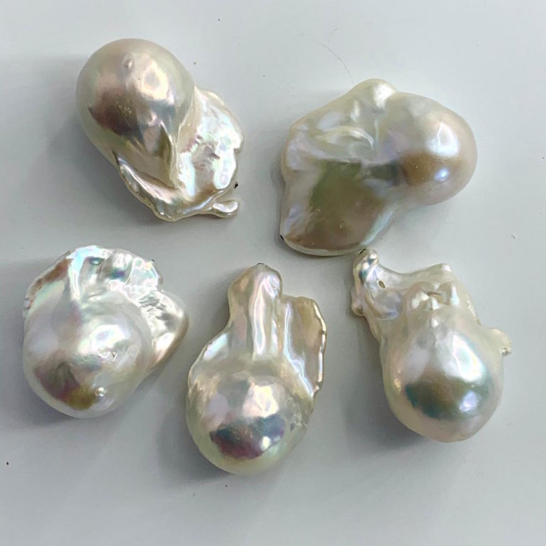 Freshwater Cultured White Baroque Pearl 30mm Half Drilled 1pc - Image 2