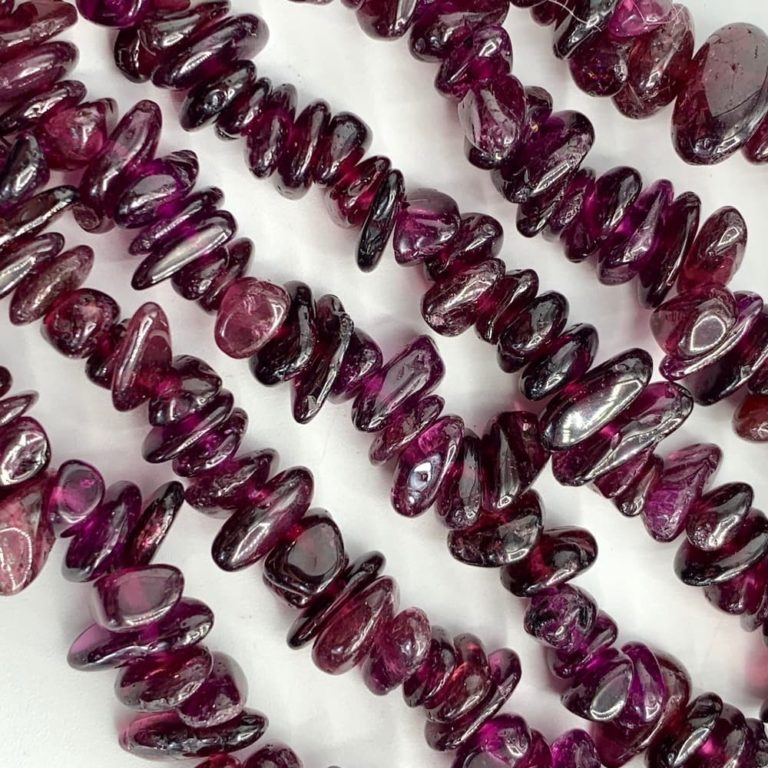 Garnet Chips 4-9mm Centre Drilled 38cm Strand - Image 3