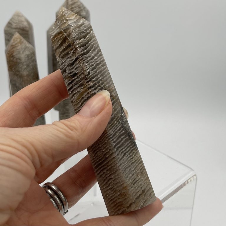 Amphibole Point Approximately 12 x 3 cm - Image 2