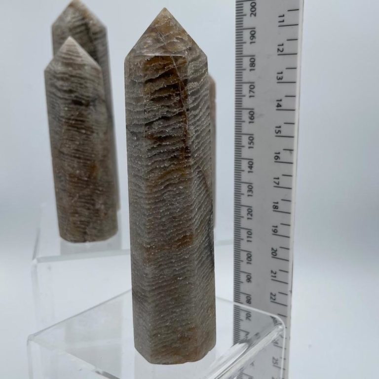 Amphibole Point Approximately 12 x 3 cm - Image 4
