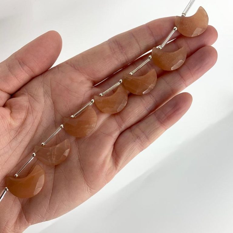 Peach Moonstone Faceted Moons Approx 22mm 7 Pieces - Image 4