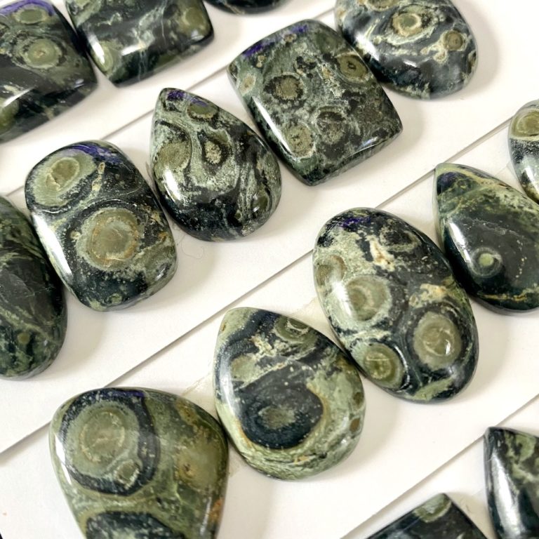 Kambaba Jasper Mixed Shape Cabochons Approx 20 - 25cm 5 Piece Pack - Image 4