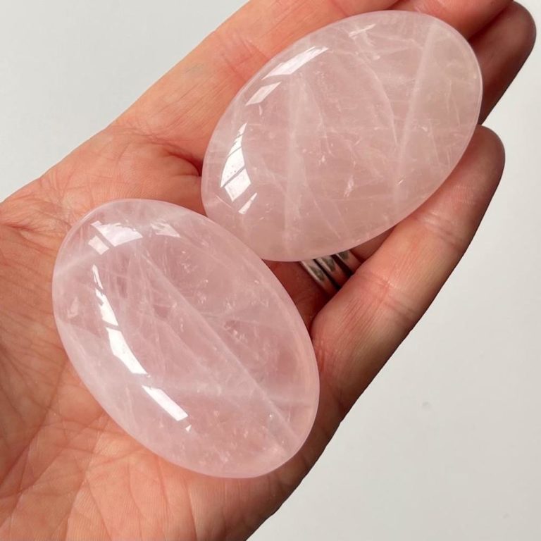 Jelly Rose Quartz Palmstone 6 x 4 x 2cm - Image 4