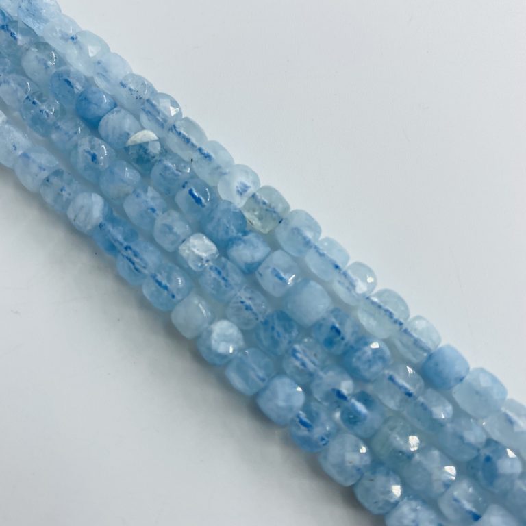 Aquamarine 4-6mm Faceted Cube 36cm Strand - Image 2