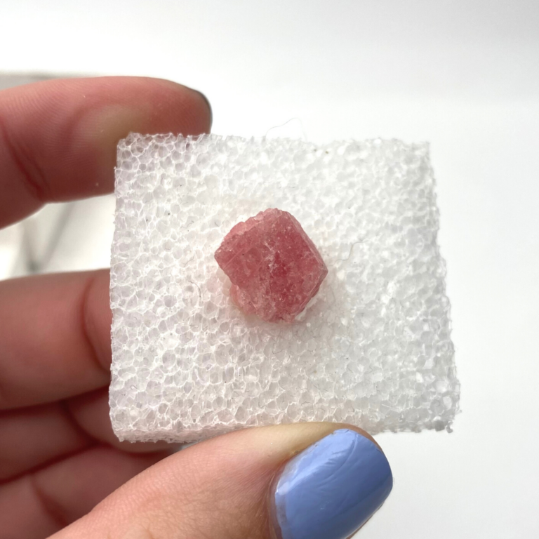 Rhodochrosite Rough Specimen Approx 1.5 x 1 x 1cm - Image 2