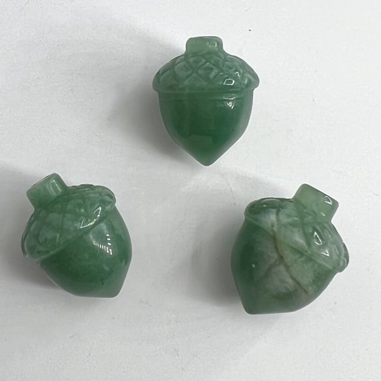 Green Aventurine Acorn Approx 3cm - Image 3