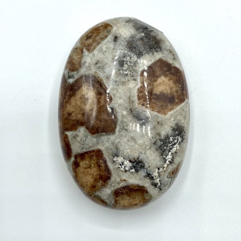 Garnet in Wollastonite Palmstone Approx 45 x 30 x 15mm - Image 5