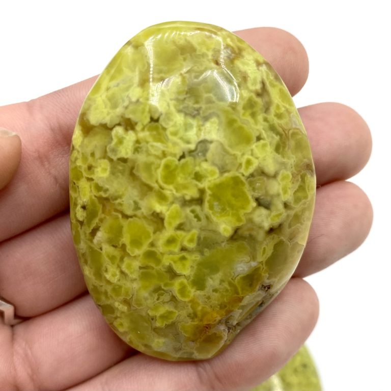 Green Opal Palmstone Approx 40 x 30 x 10mm - Image 2