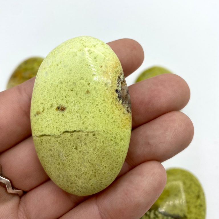 Green Opal Palmstone Approx 40 x 30 x 10mm - Image 5