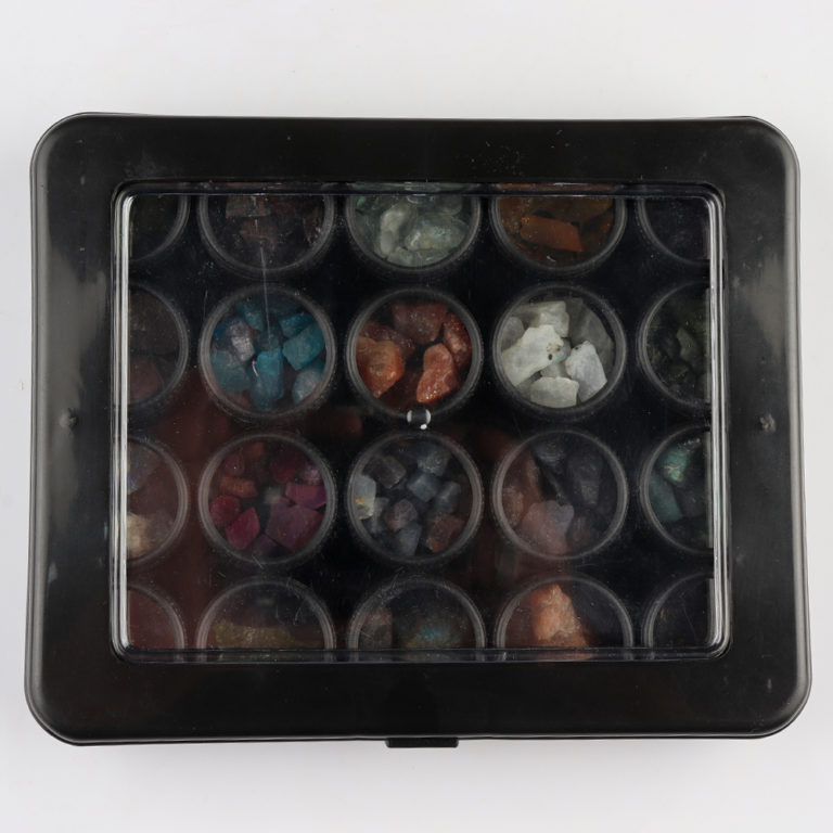 Mixed Gemstone Undrilled Rough Presentation Tray Set of 20 Minimum 125pcs - Image 2