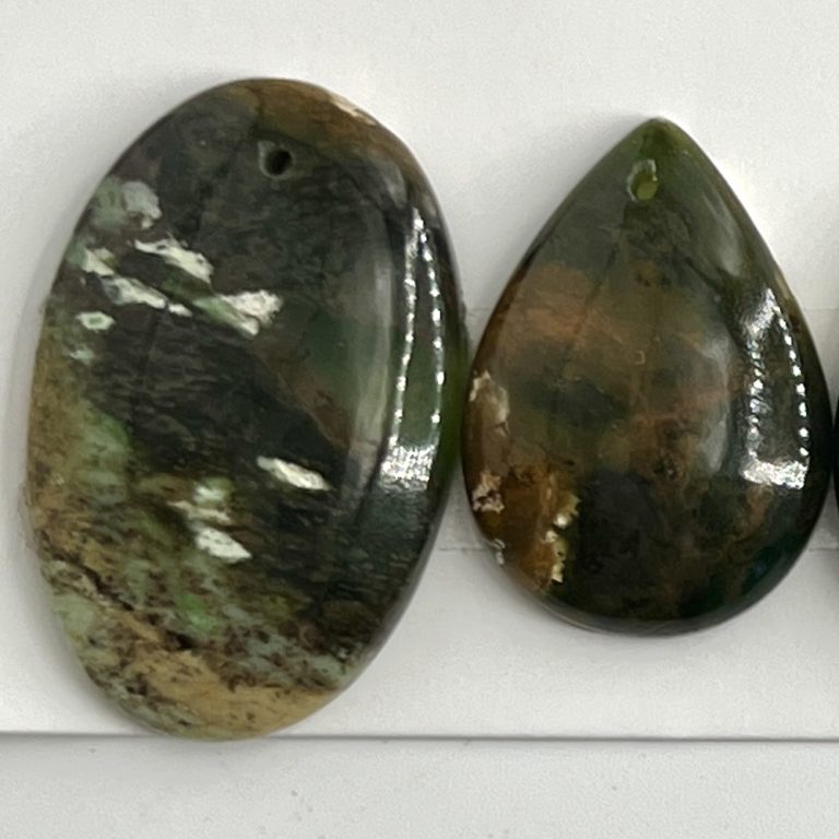 Chrome Chalcedony Mixed Shape Top Drilled Cabochons Approx 20 - 25mm with 0.8mm Drill Hole 5 Piece Pack - Image 3