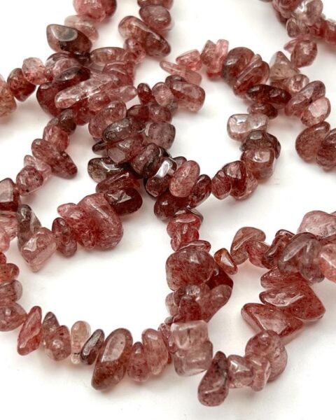 Strawberry Quartz Dyed Chips Approx 5 - 12mm Approx 78cm Strand