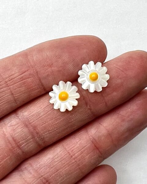 Shell Pearl Flower Approx 10mm 2pcs