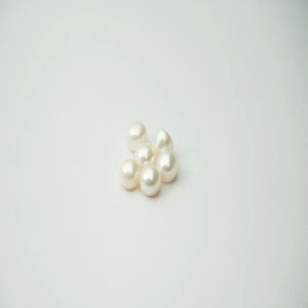 Freshwater Cultured Cream Button Pearl Approx 8 - 8.5mm Half Drilled 3 Pairs - Image 4