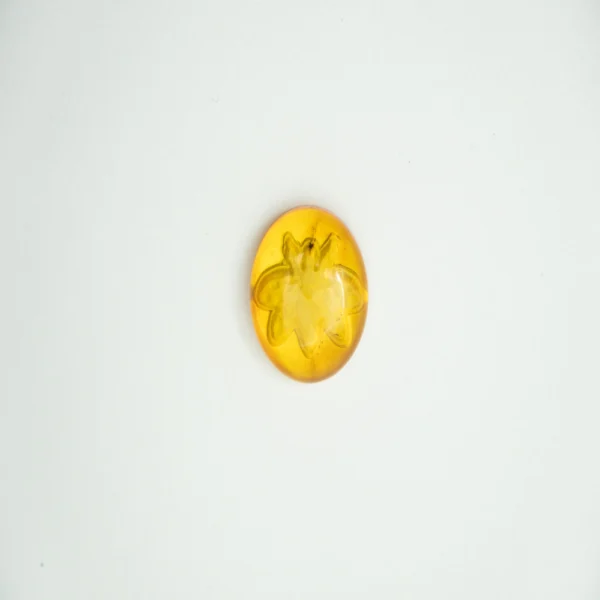Baltic Amber Bee Engraved Round Cabochon Approx 20mm - Image 3
