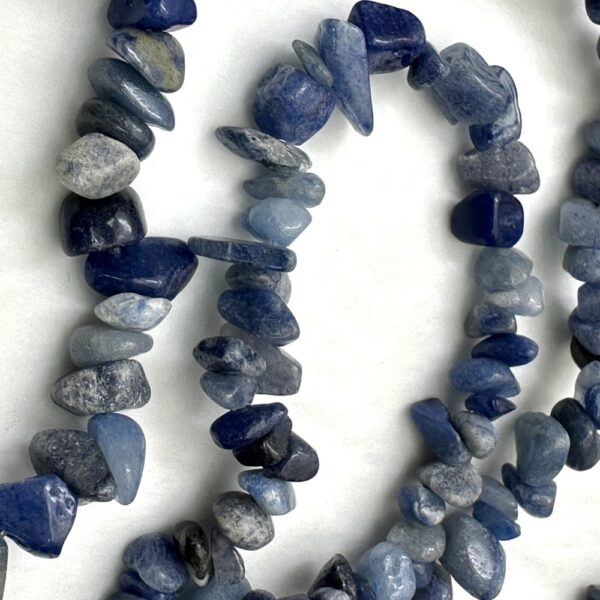 Blue Aventurine Chips Approx 5 x 8mm Approx 78cm Strand - Image 3