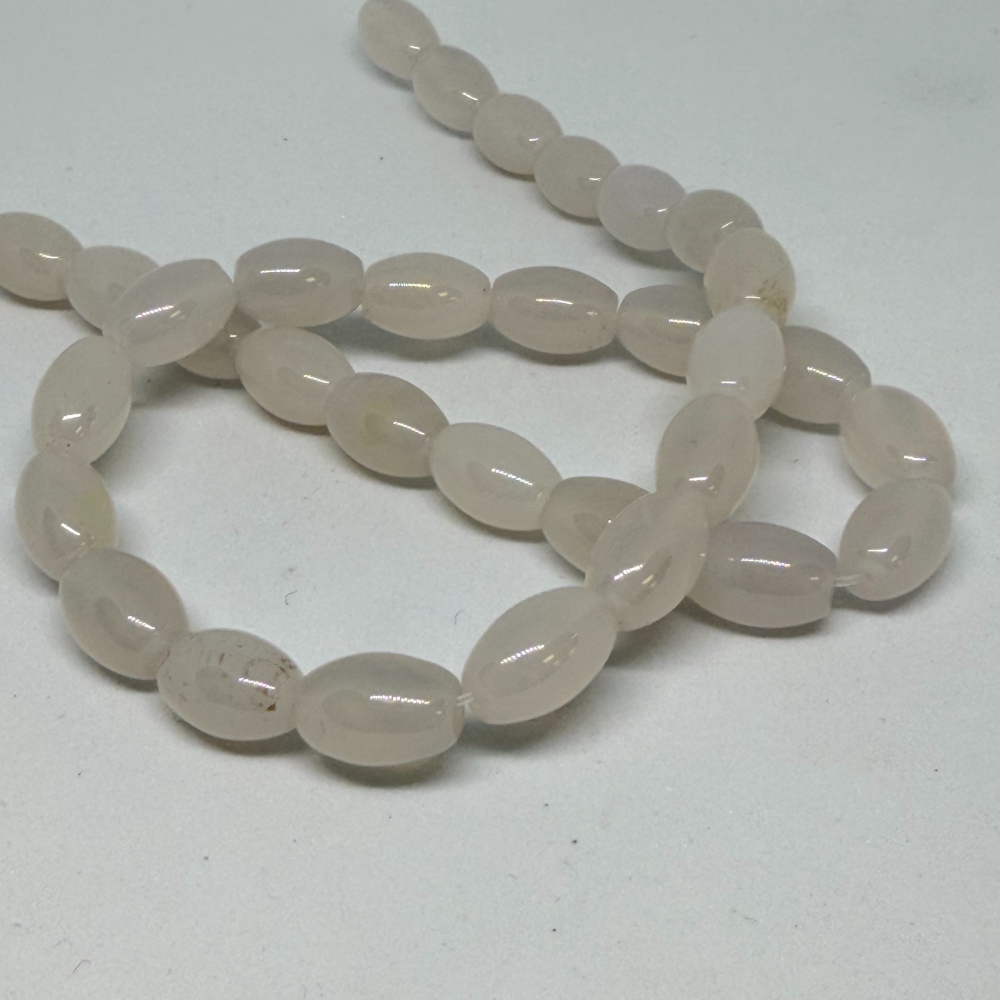 8 x 12mm Agate White (dyed) Beads - Smooth Rice Shape Gemstone Strand (38cm) - Image 4