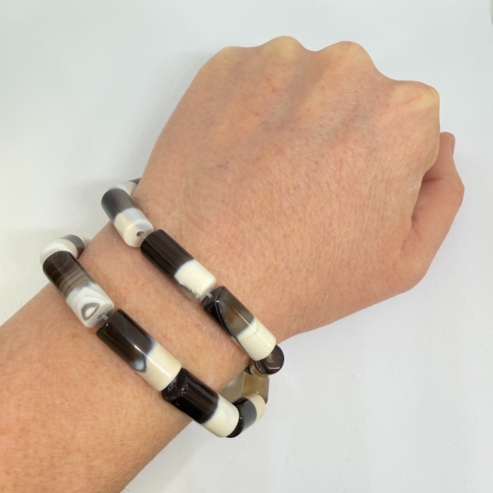 8 x 20mm Agate Striped (dyed) Beads - Cylinder Gemstone Strand (38cm) - Image 3